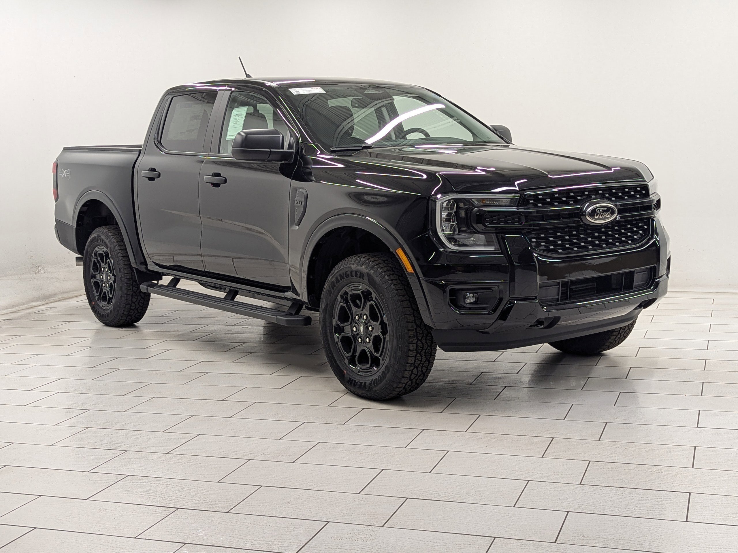 2025 Ford Ranger XLT photo 2