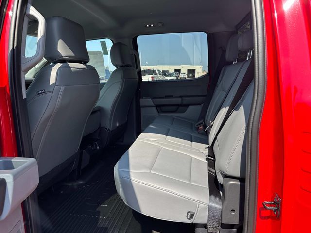 2025 Ford F-350 photo 4