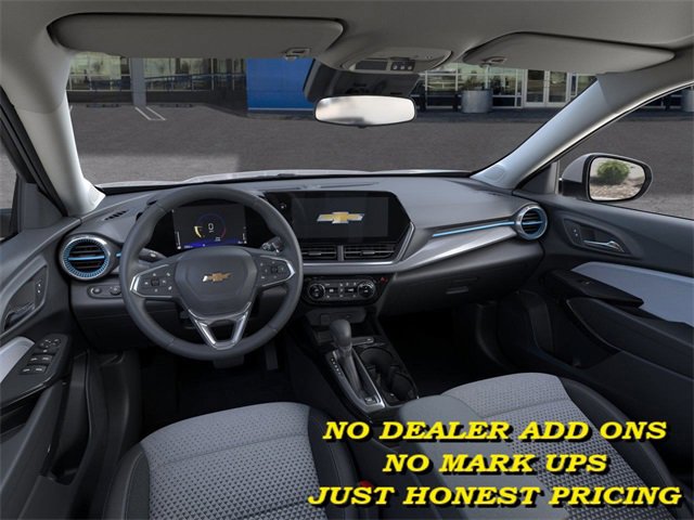 2025 Chevrolet Trax LT photo 13