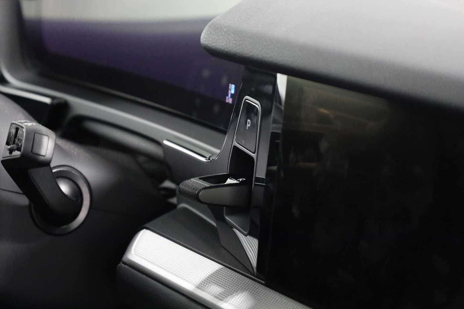 2024 Porsche Cayenne photo 14