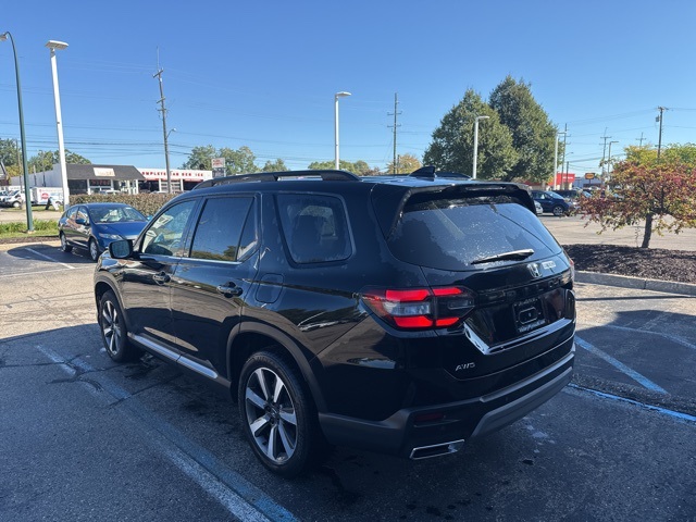2025 Honda Pilot Touring photo 5
