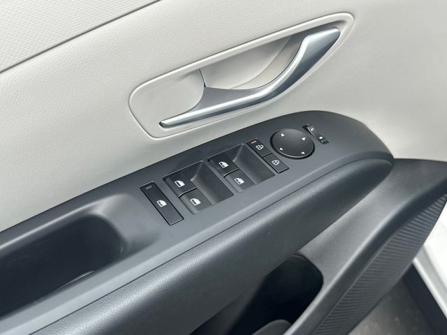 2026 Hyundai Tucson SEL photo 13
