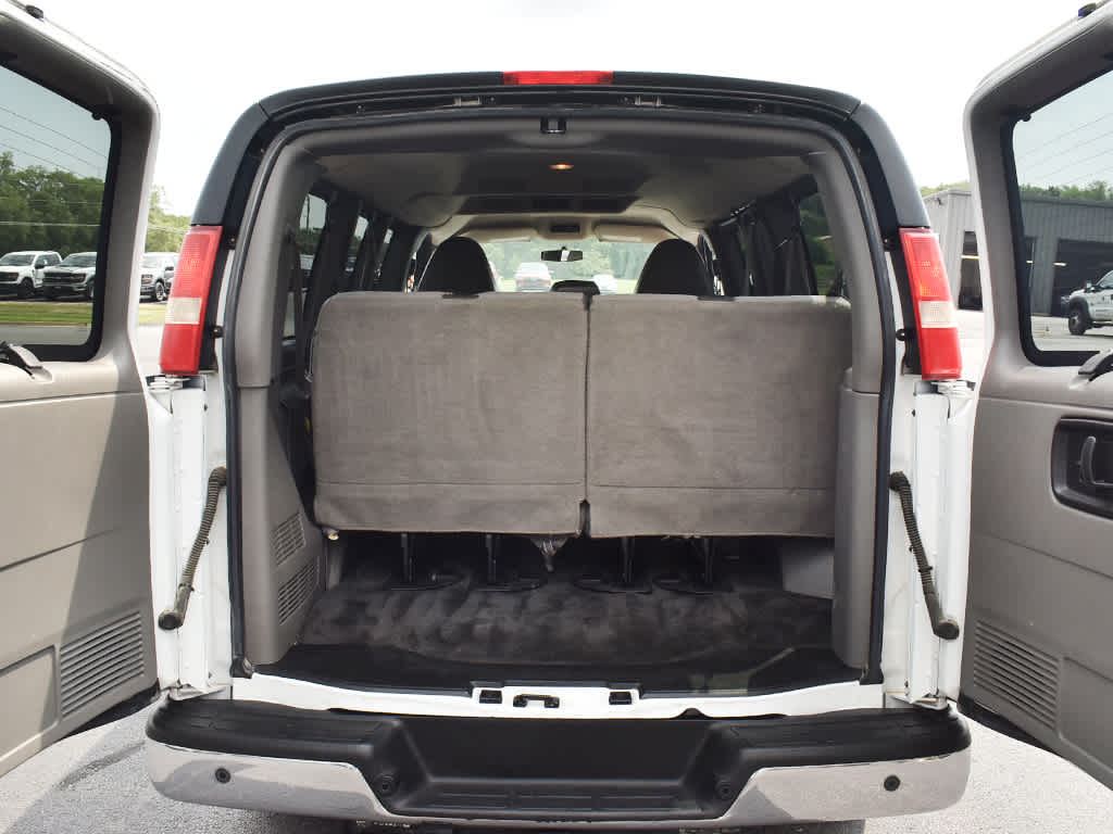 2014 Chevrolet Express 2500 LT photo 21
