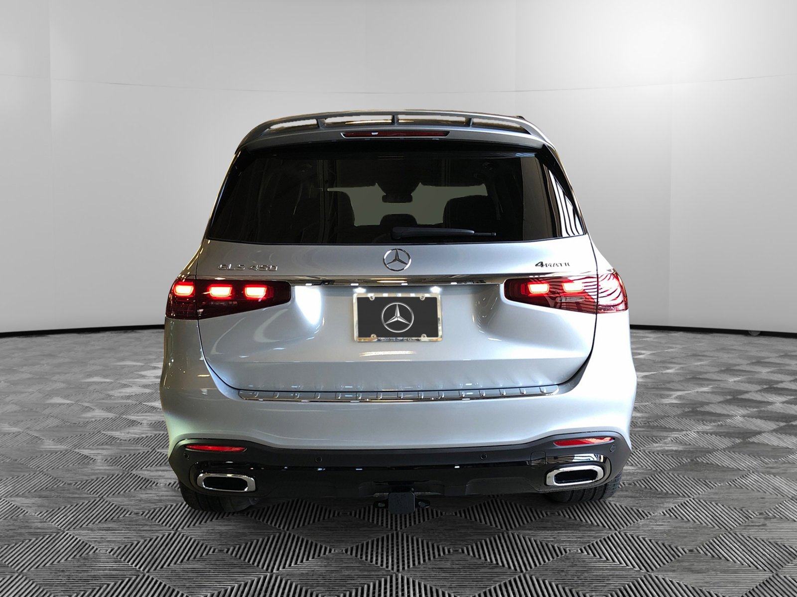 2025 Mercedes Benz GLS 450 4MATIC photo 3