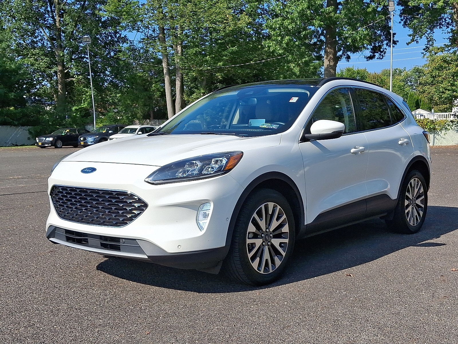 2020 Ford Escape Titanium photo 3