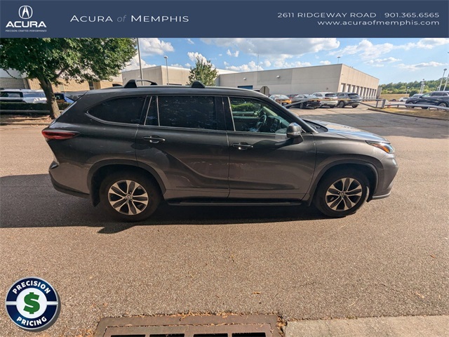 2022 Toyota Highlander XLE photo 6