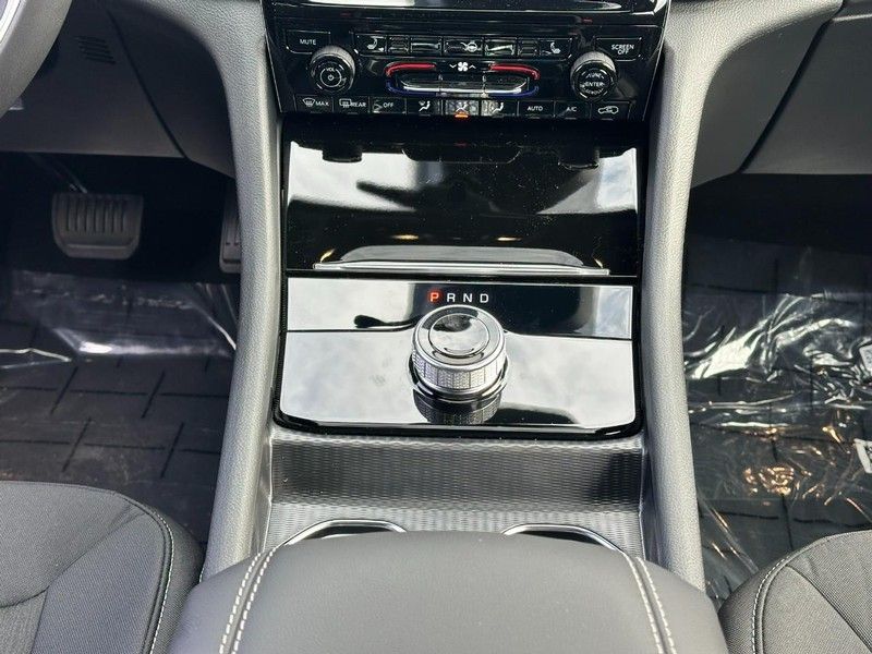 2025 Jeep Grand Cherokee Laredo X photo 9