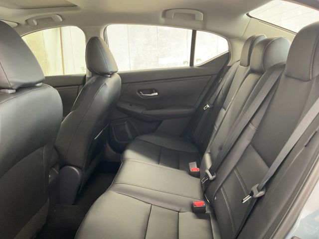 2025 Nissan Sentra SR photo 10