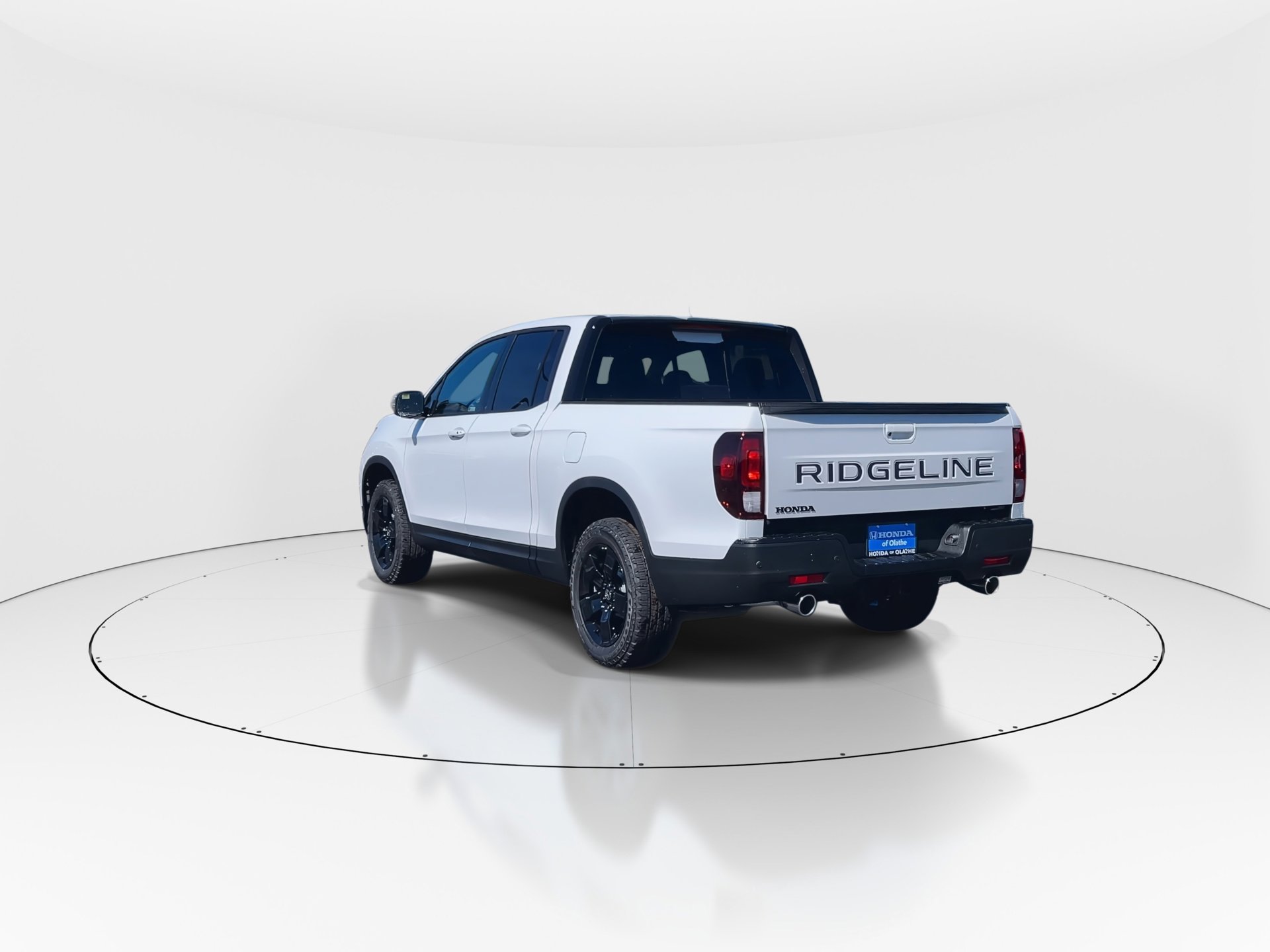2025 Honda Ridgeline Black Edition photo 3
