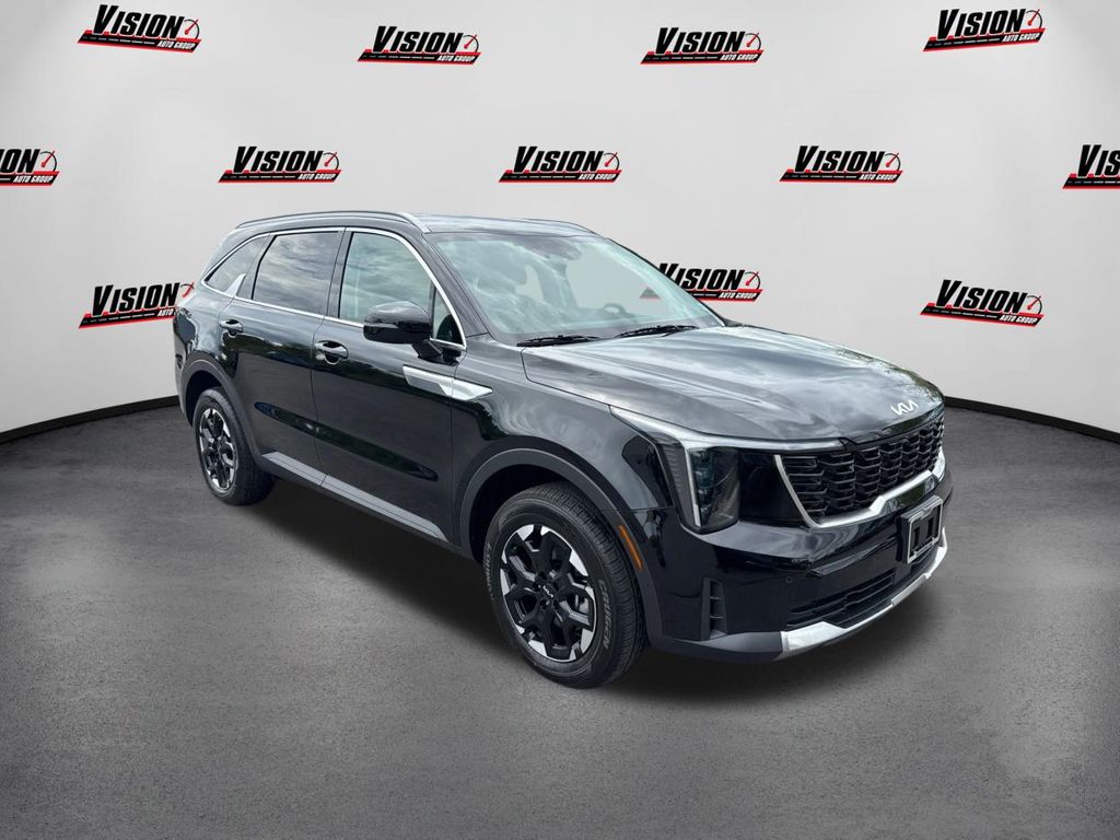 2025 Kia Sorento S photo 3