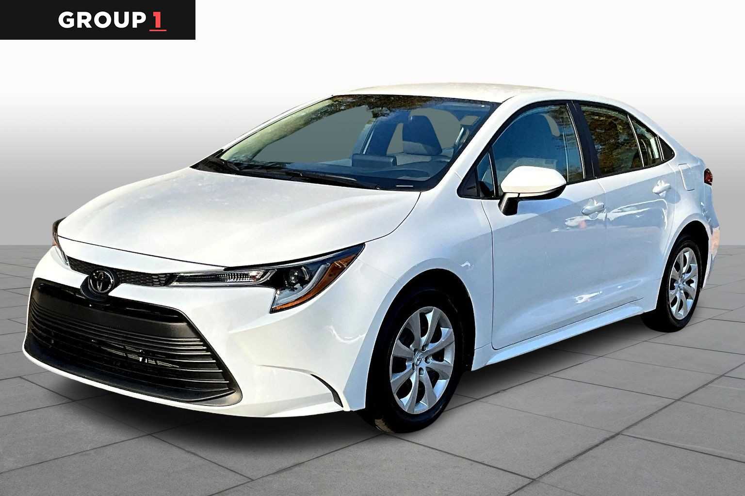 2025 Toyota Corolla LE's photo
