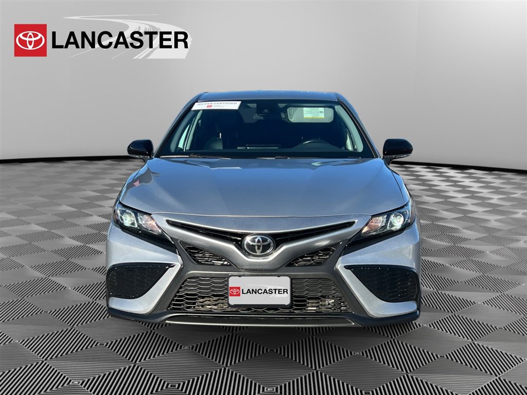 2022 Toyota Camry SE photo 2