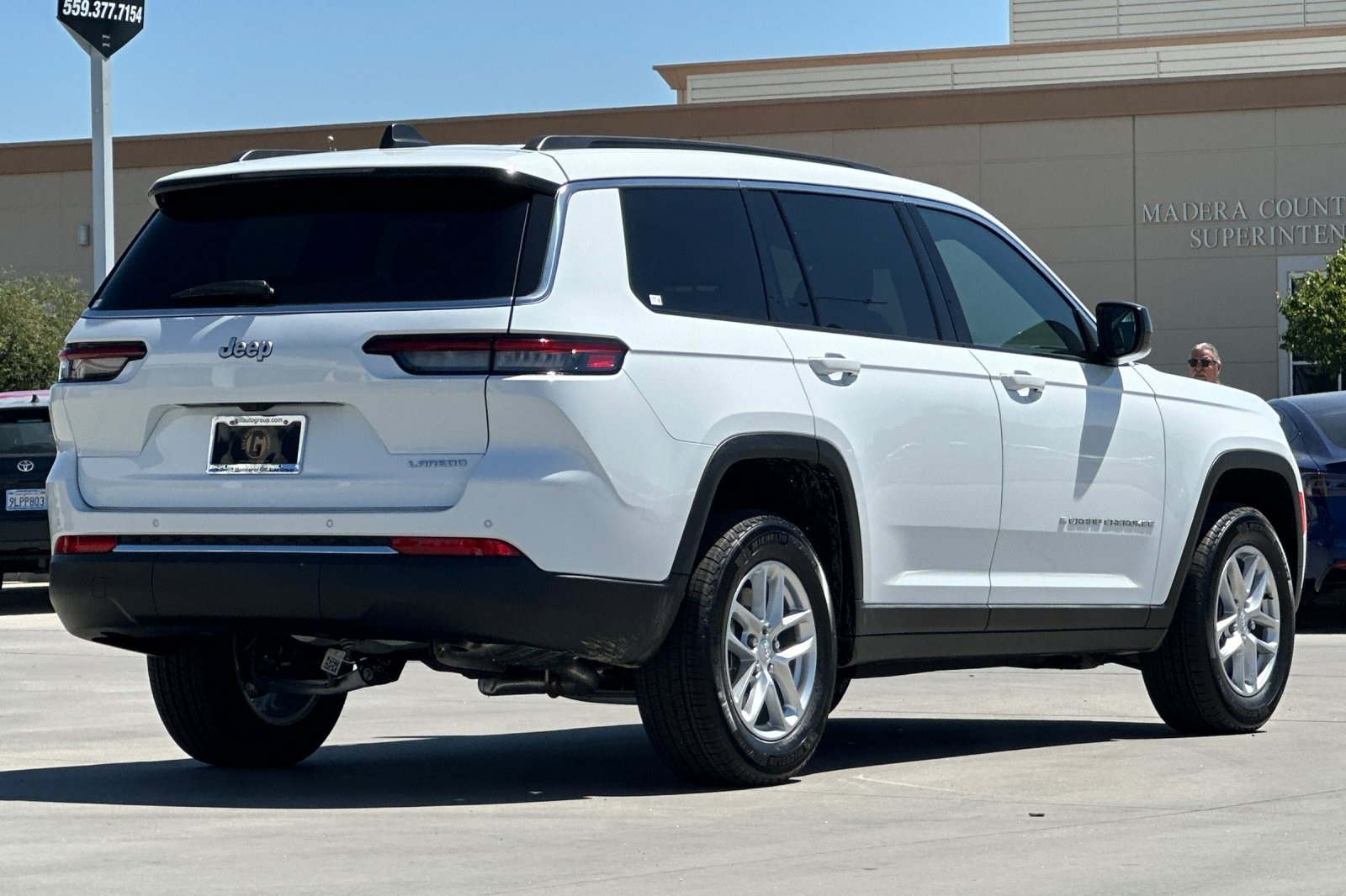2025 Jeep Grand Cherokee Laredo photo 6