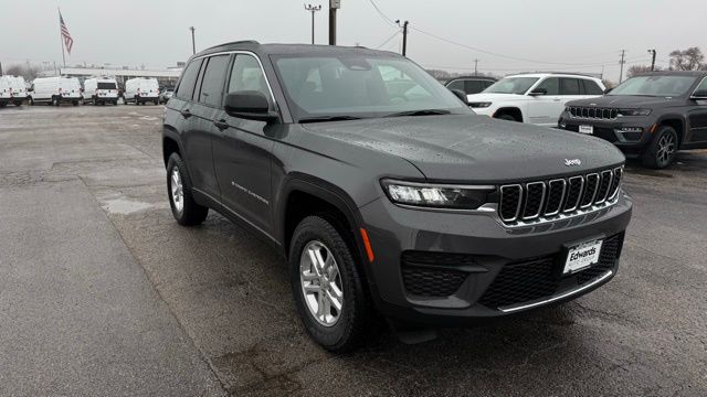 2025 Jeep Grand Cherokee Laredo's photo
