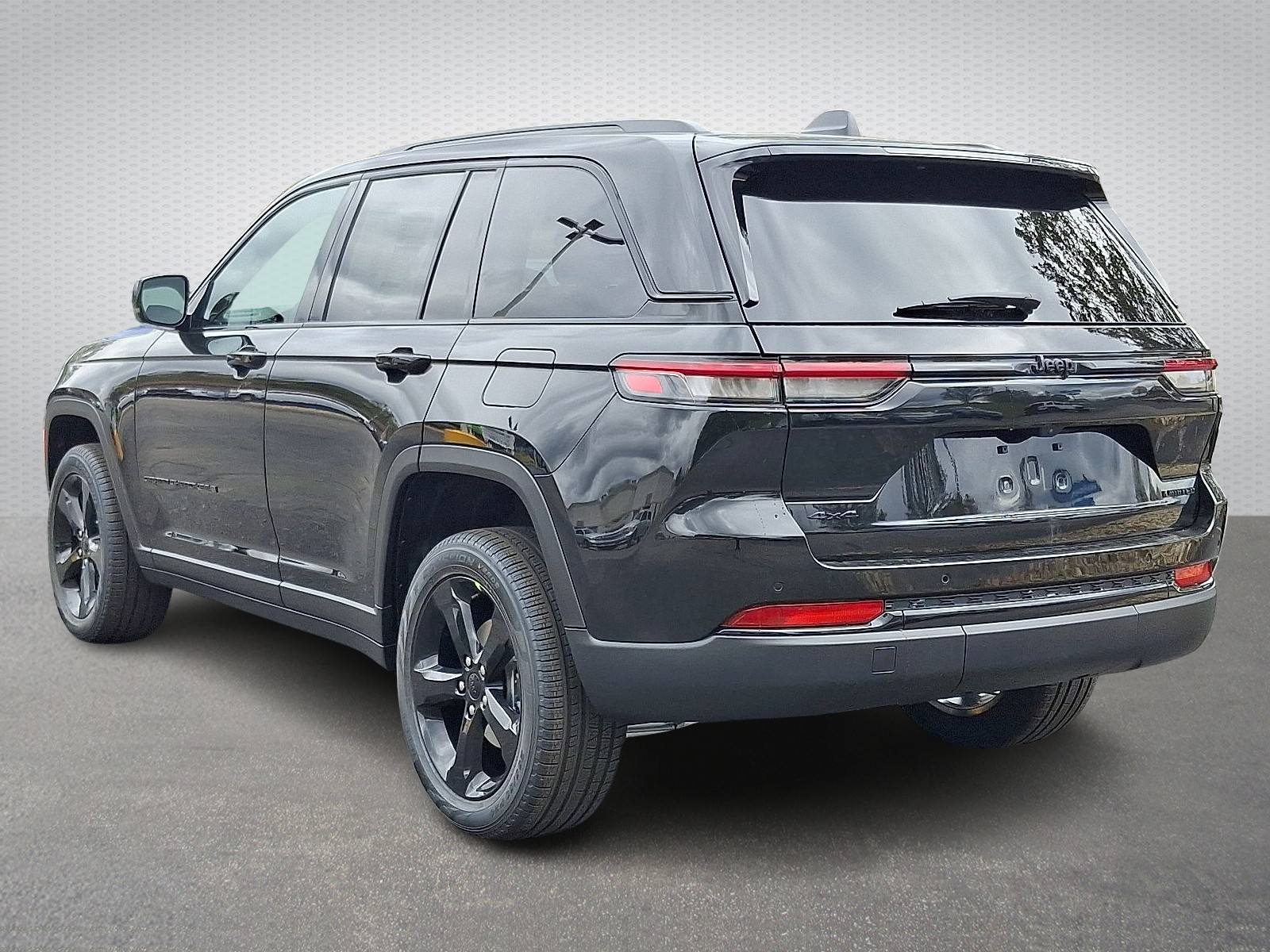 2025 Jeep Grand Cherokee Limited photo 2