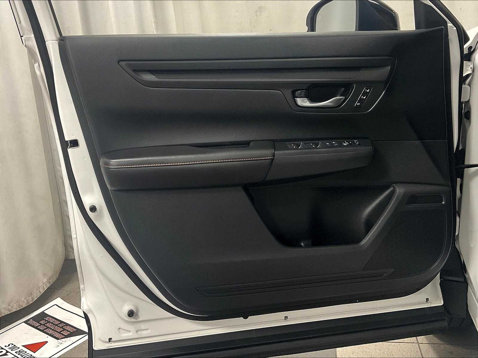 2025 Honda CR-V Hybrid Sport photo 8