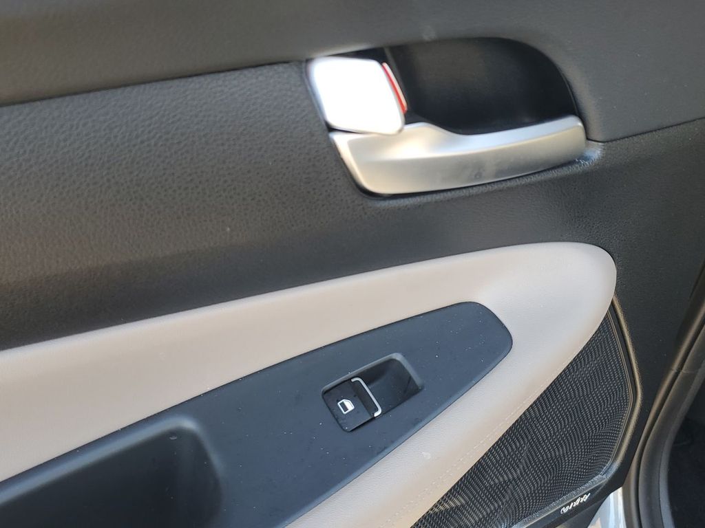 2019 Hyundai Santa Fe SEL Plus photo 35