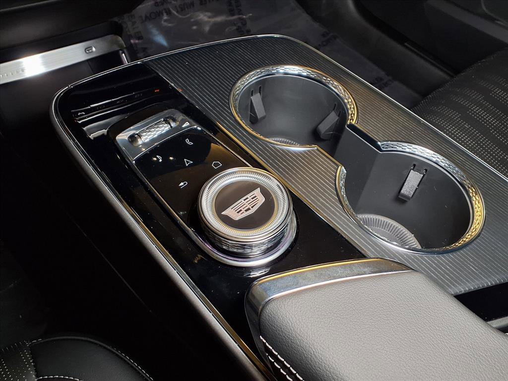2025 Cadillac Lyriq Luxury photo 19