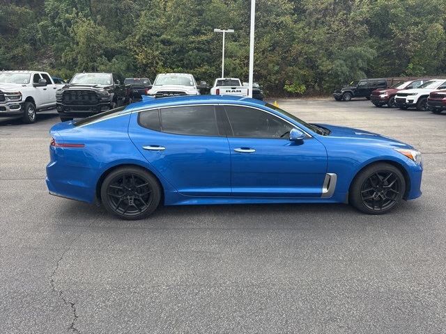 2018 Kia Stinger photo 2