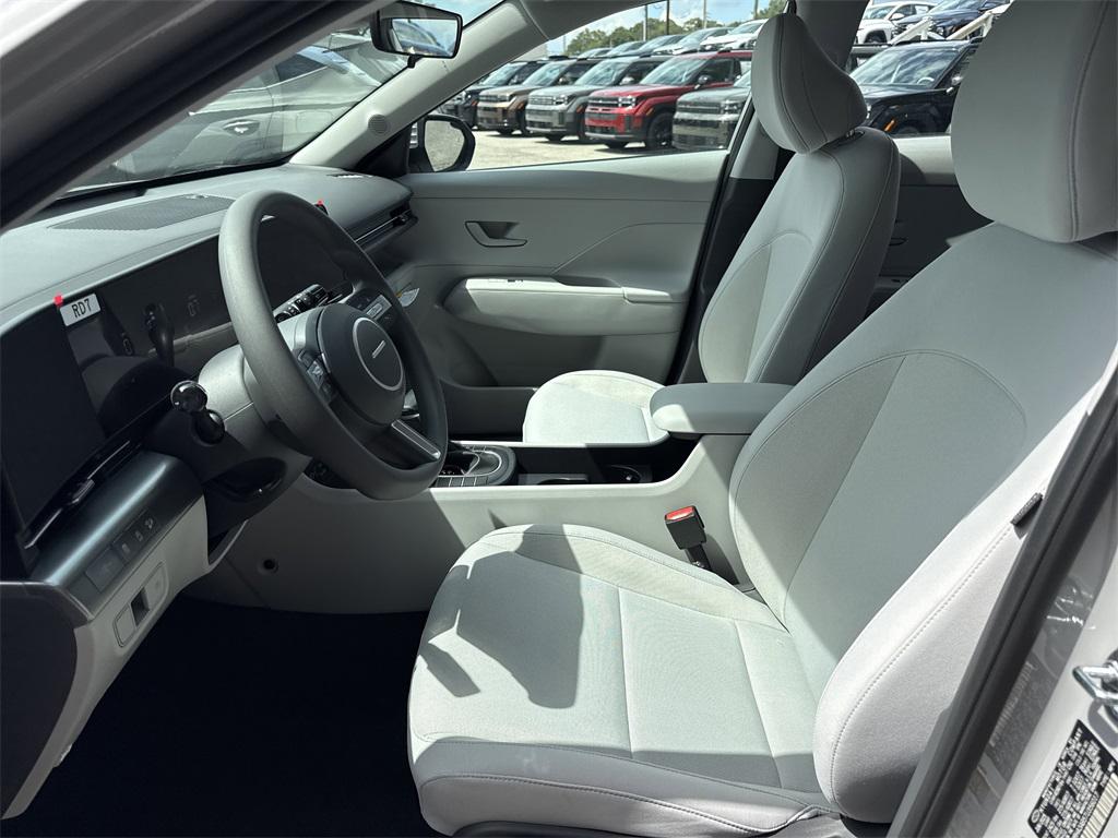 2026 Hyundai Kona SE photo 9