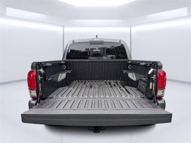 2022 Toyota Tacoma SR5 photo 14