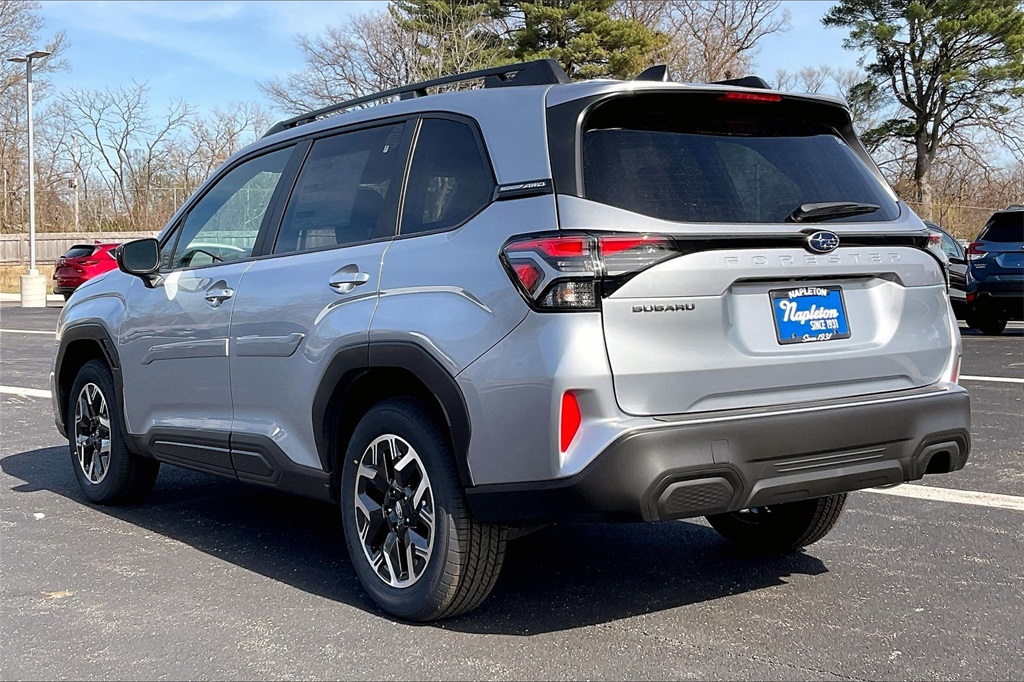 2025 Subaru Forester Premium photo 3