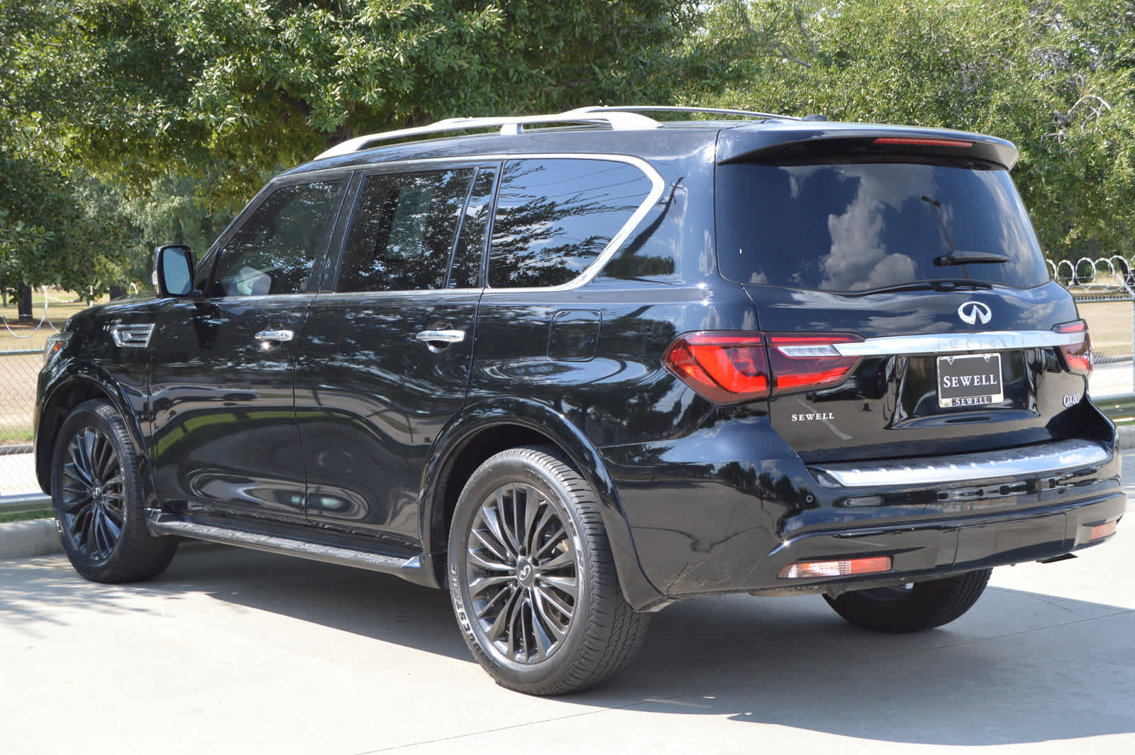 2022 Infiniti QX80 Sensory photo 6