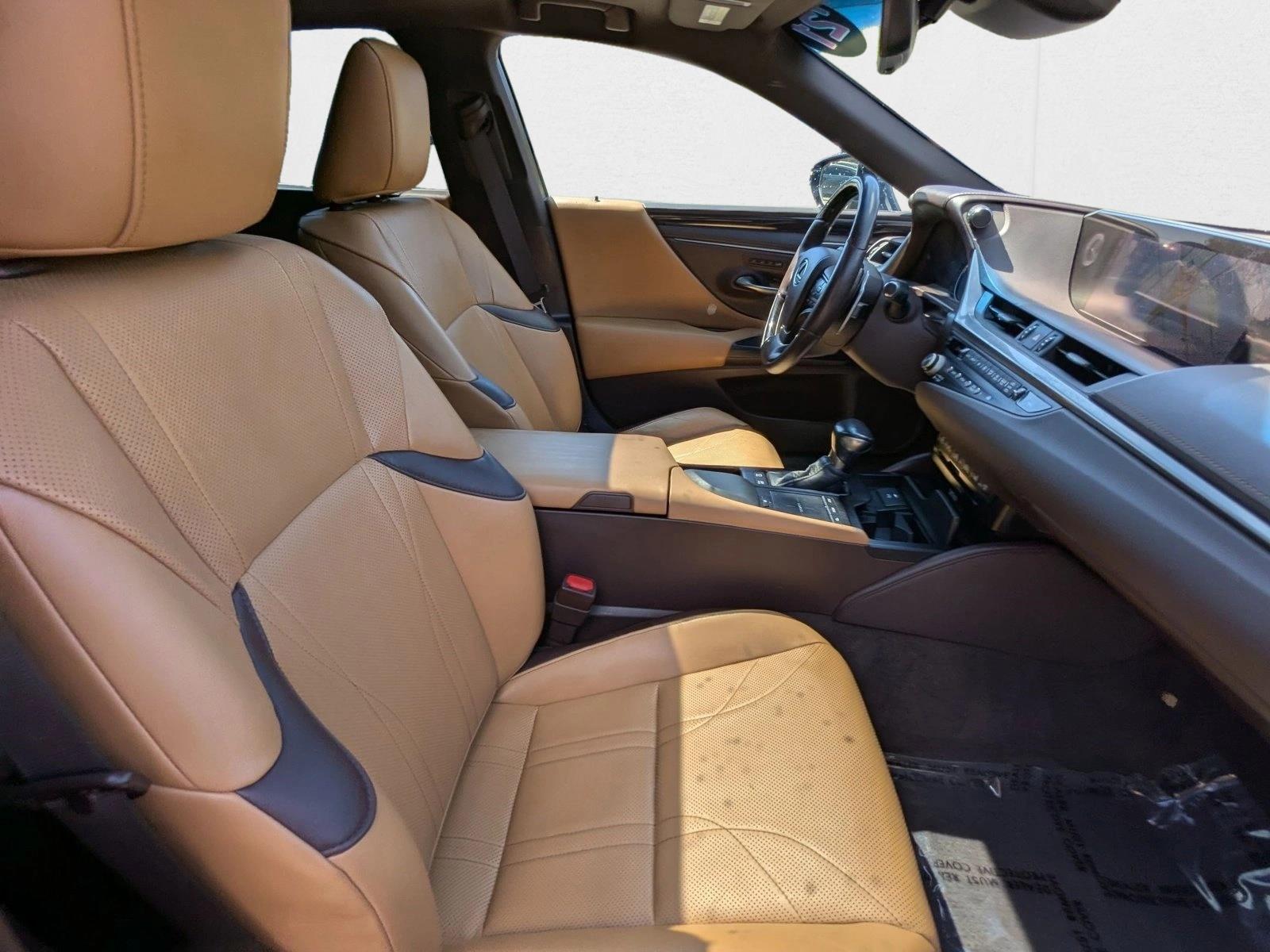 2021 Lexus ES Luxury photo 21