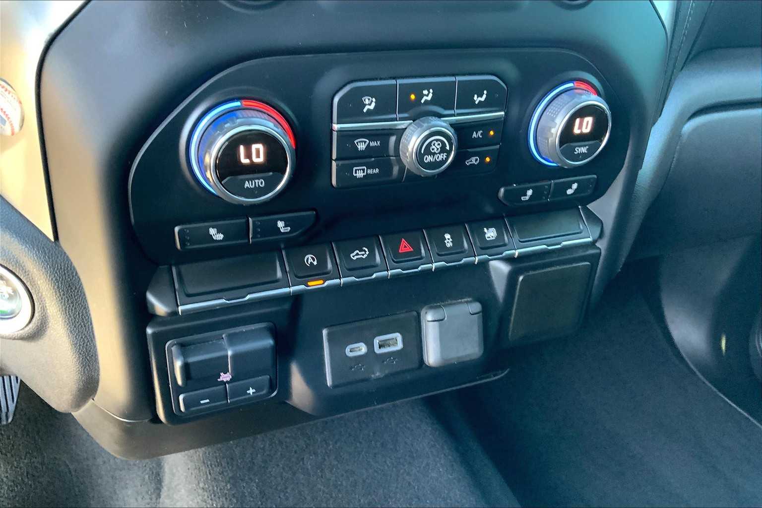 2020 Chevrolet Silverado 1500 LT photo 29