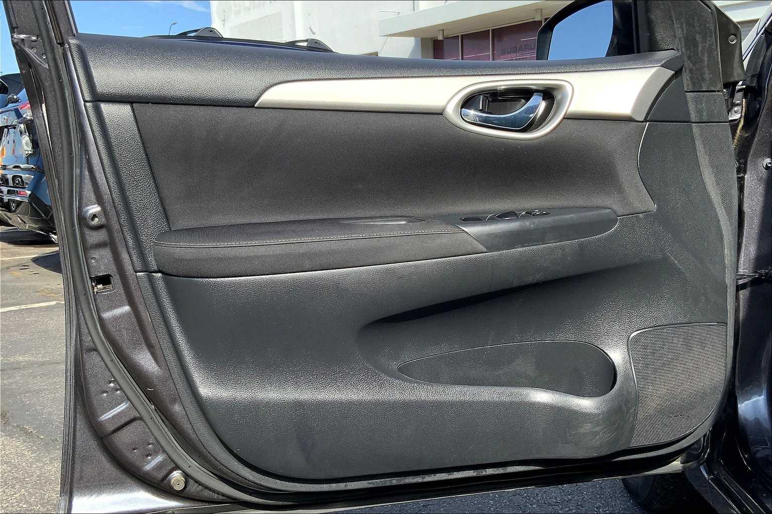 2015 Nissan Sentra SV photo 19