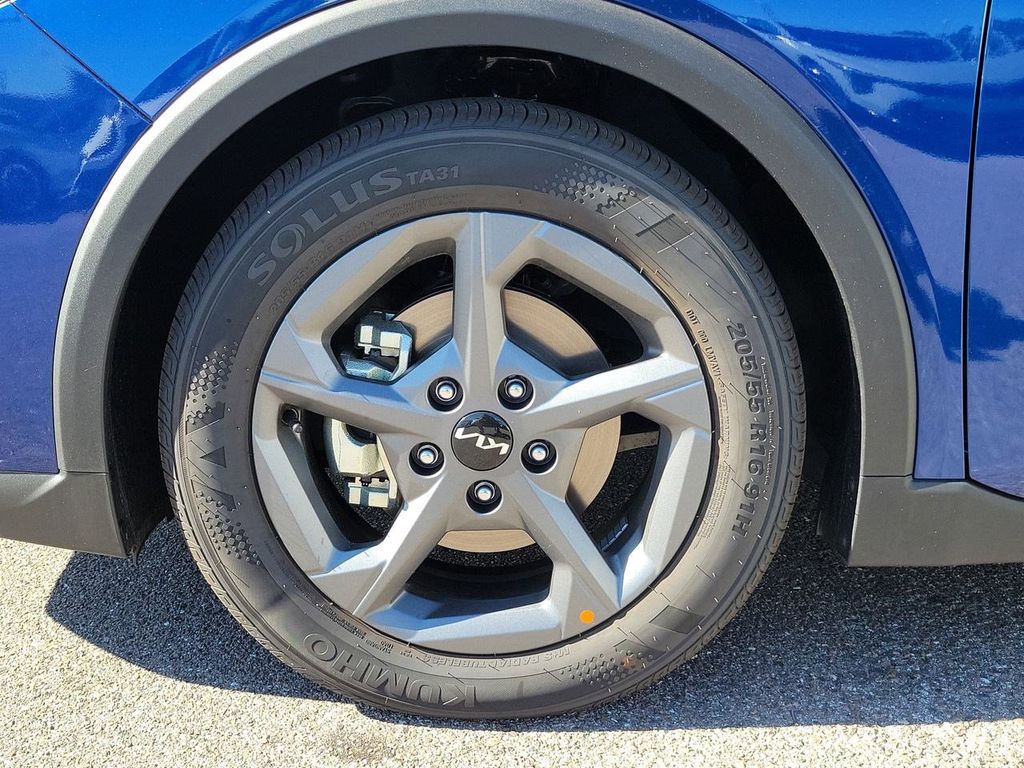 2025 Kia K4 LXS photo 11