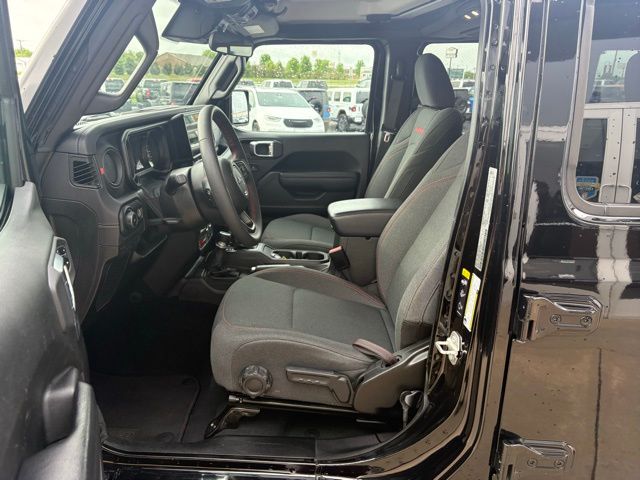 2024 Jeep Wrangler Rubicon photo 9