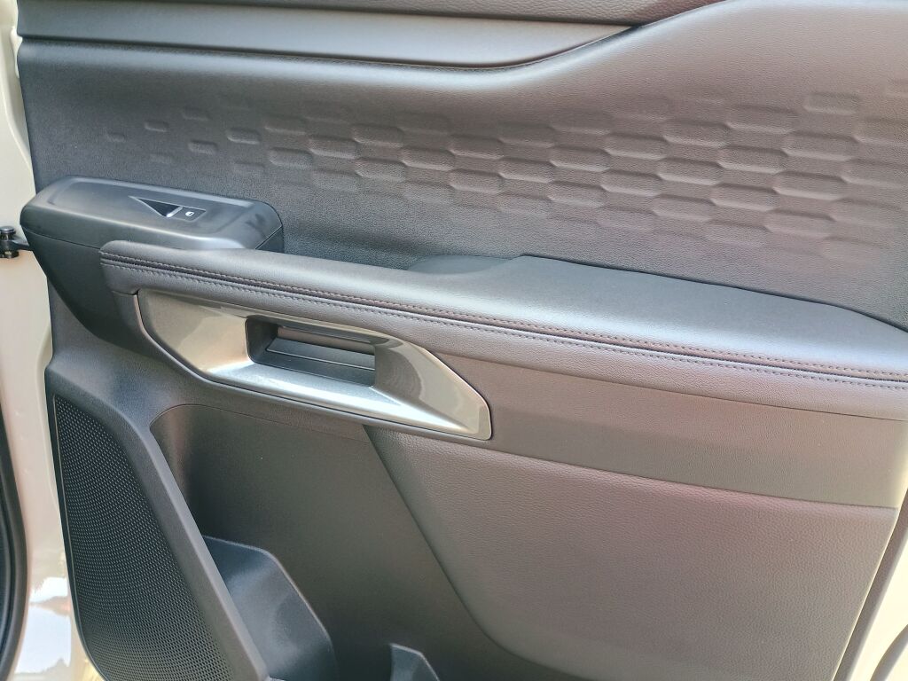 2025 Ford Ranger XLT photo 17