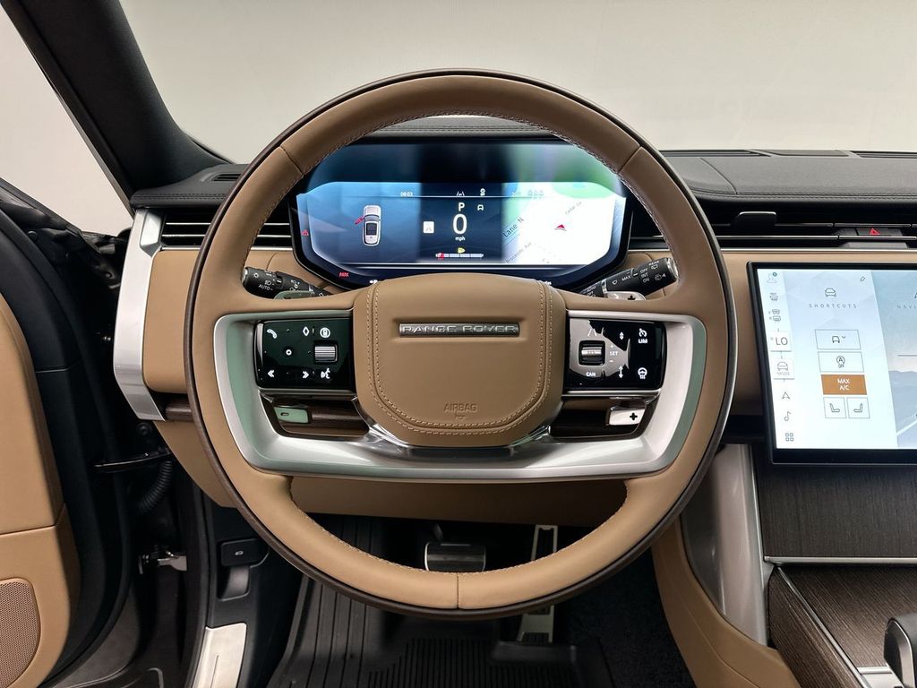 2025 Land Rover Range Rover SE photo 12