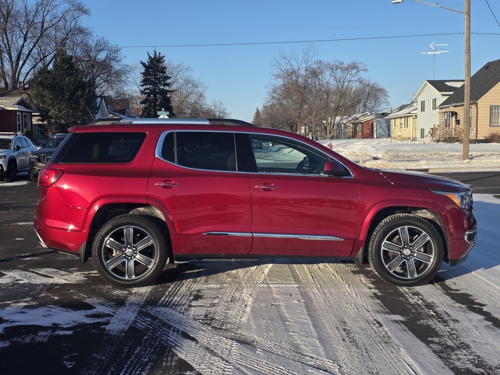 2019 GMC Acadia Denali's photo