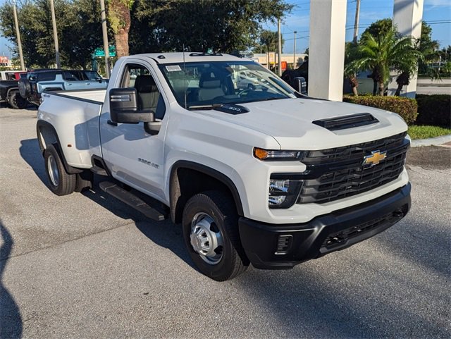2024 Chevrolet Silverado 3500HD Work Truck photo 2
