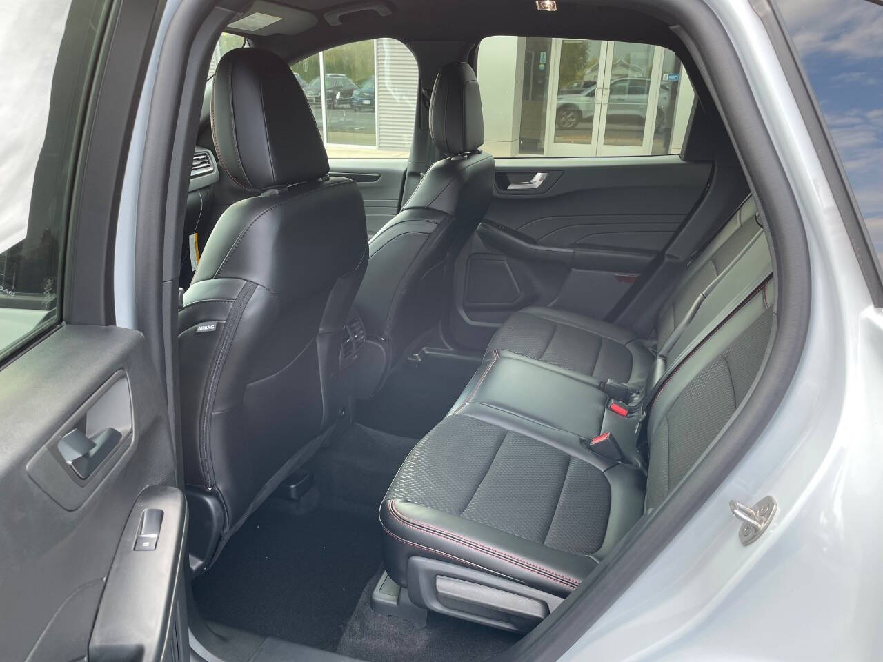 2025 Ford Escape ST-Line photo 7