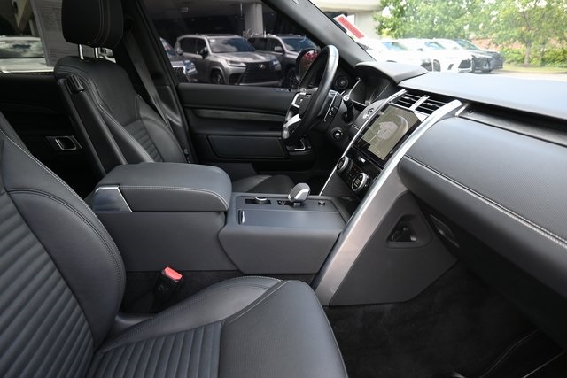 2023 Land Rover Discovery S R-Dynamic photo 24