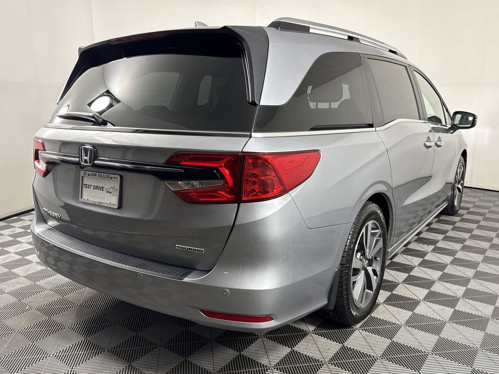 2023 Honda Odyssey Touring photo 5