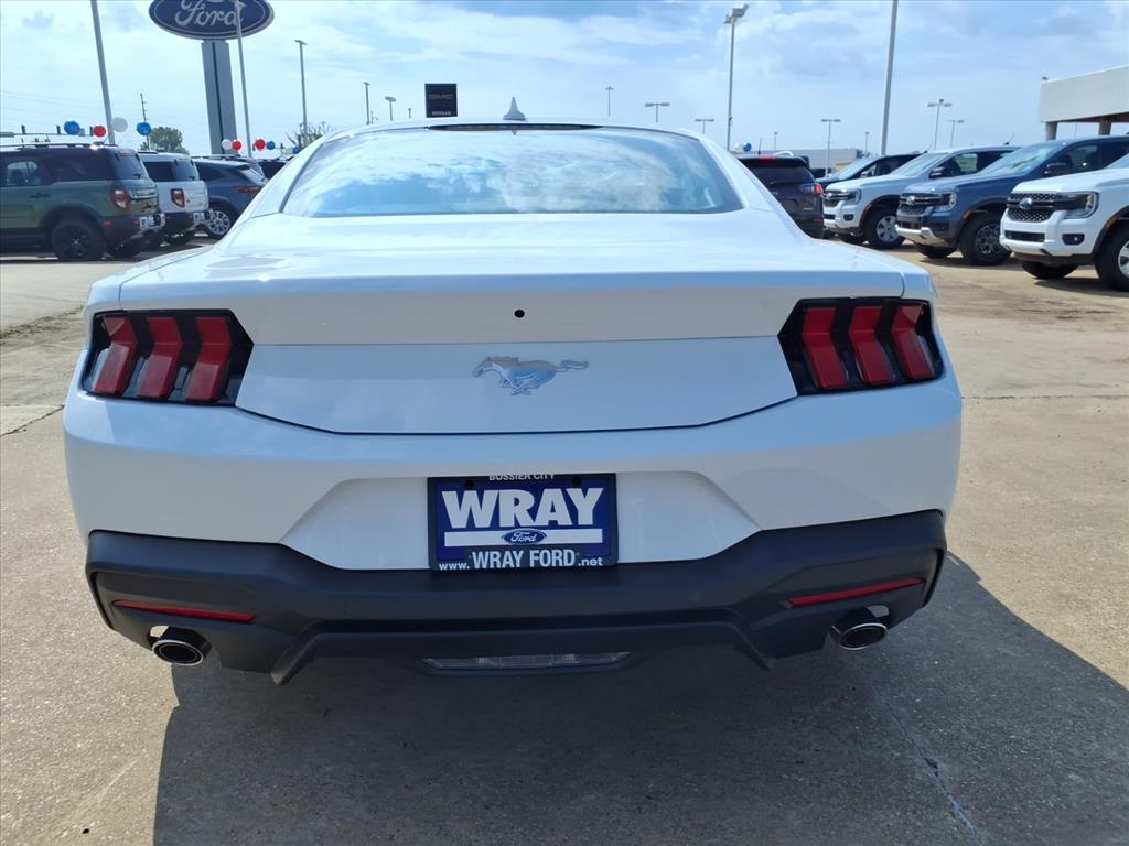 2025 Ford Mustang EcoBoost photo 2