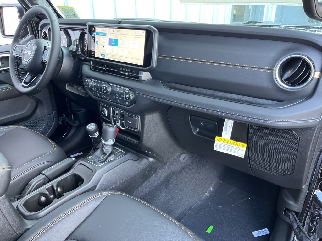 2025 Jeep Gladiator Sport photo 32