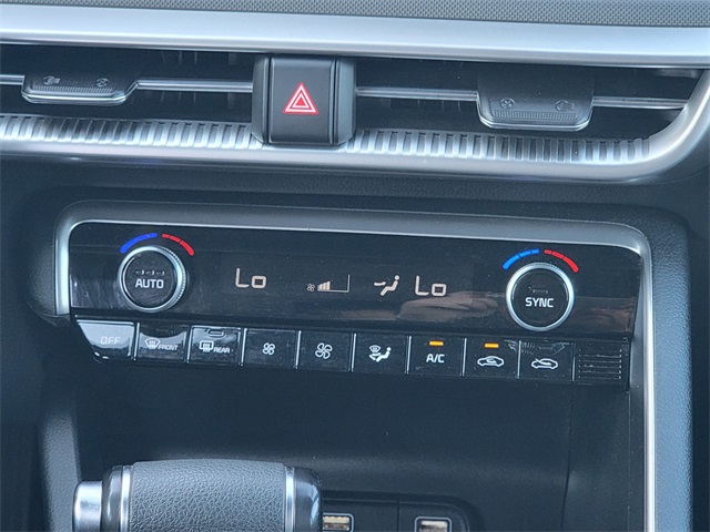 2022 Kia K5 GT-Line photo 24