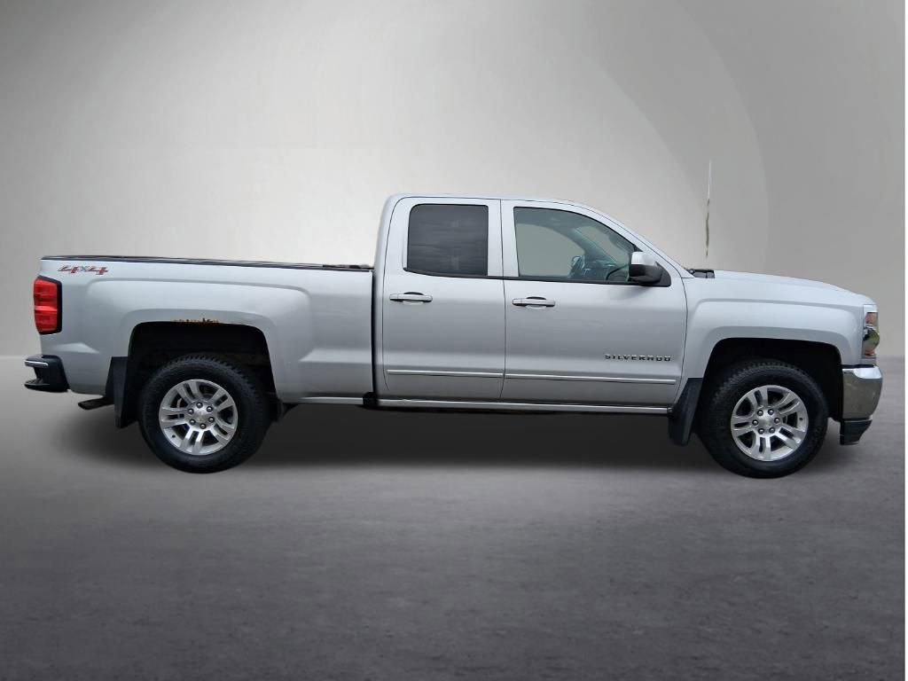 Used 2016 Chevrolet Silverado 1500 LT with VIN 1GCVKREH7GZ111721 for sale in Red Wing, Minnesota