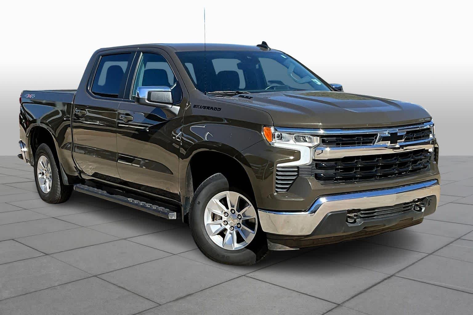 2023 Chevrolet Silverado 1500 LT photo 2