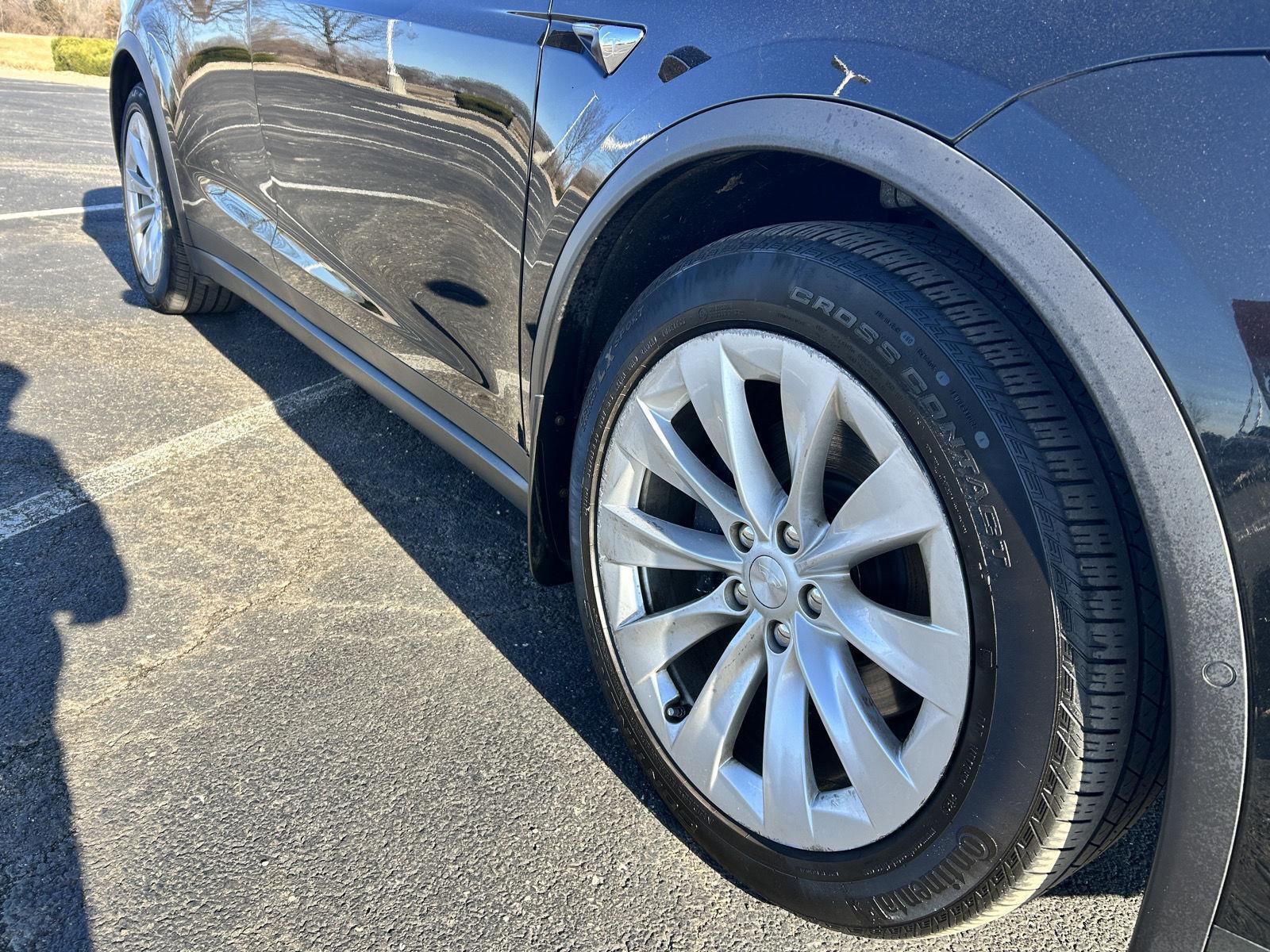 Used 2020 Tesla Model X Long Range Plus with VIN 5YJXCAE22LF262291 for sale in Kansas City