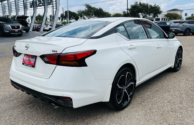 2025 Nissan Altima SR photo 12