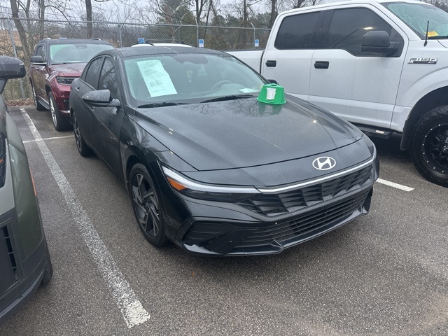 2025 Hyundai Elantra SEL's photo