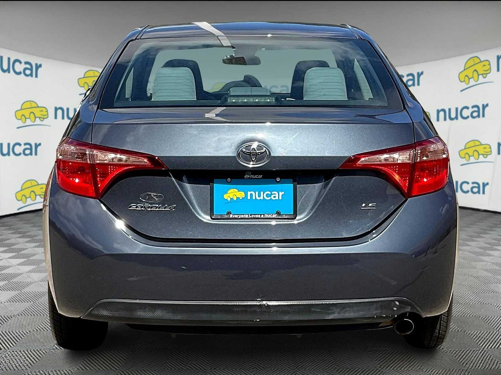 2017 Toyota Corolla LE photo 5