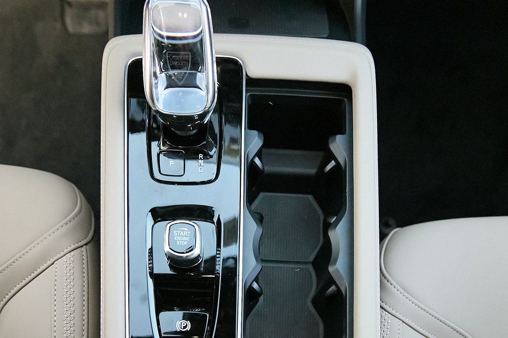 2026 VOLVO XC90 - Image 15