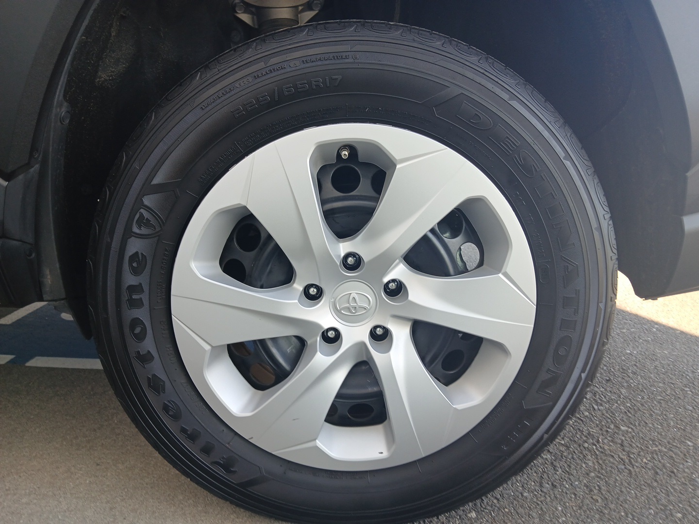 2024 Toyota RAV4 LE photo 10